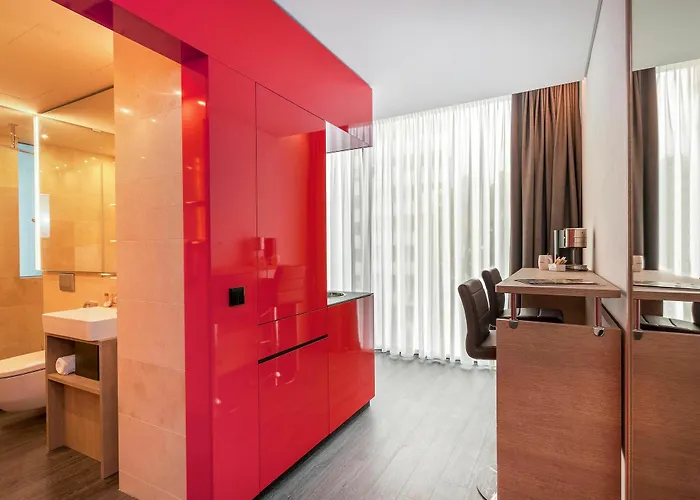 Hotel Living Frankfurt 4*